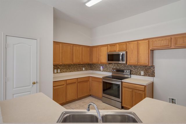 463 Overland Trail, Cedar Hill, TX 75104