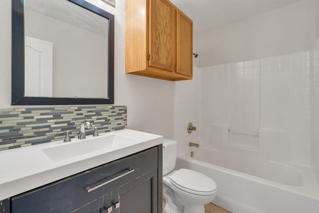 463 Overland Trail, Cedar Hill, TX 75104