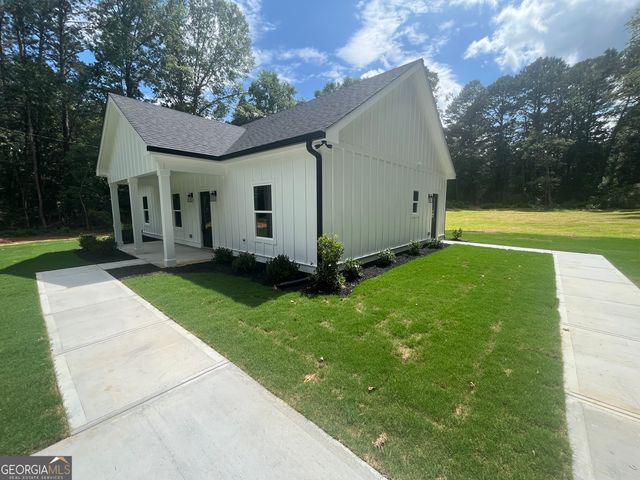 90 Baker Lane, Oxford, GA 30054