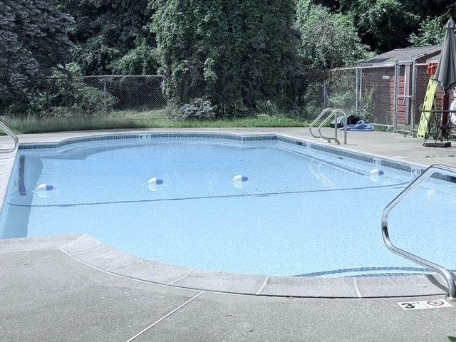8 Myles Standish Dr 2, Haverhill, MA 01835