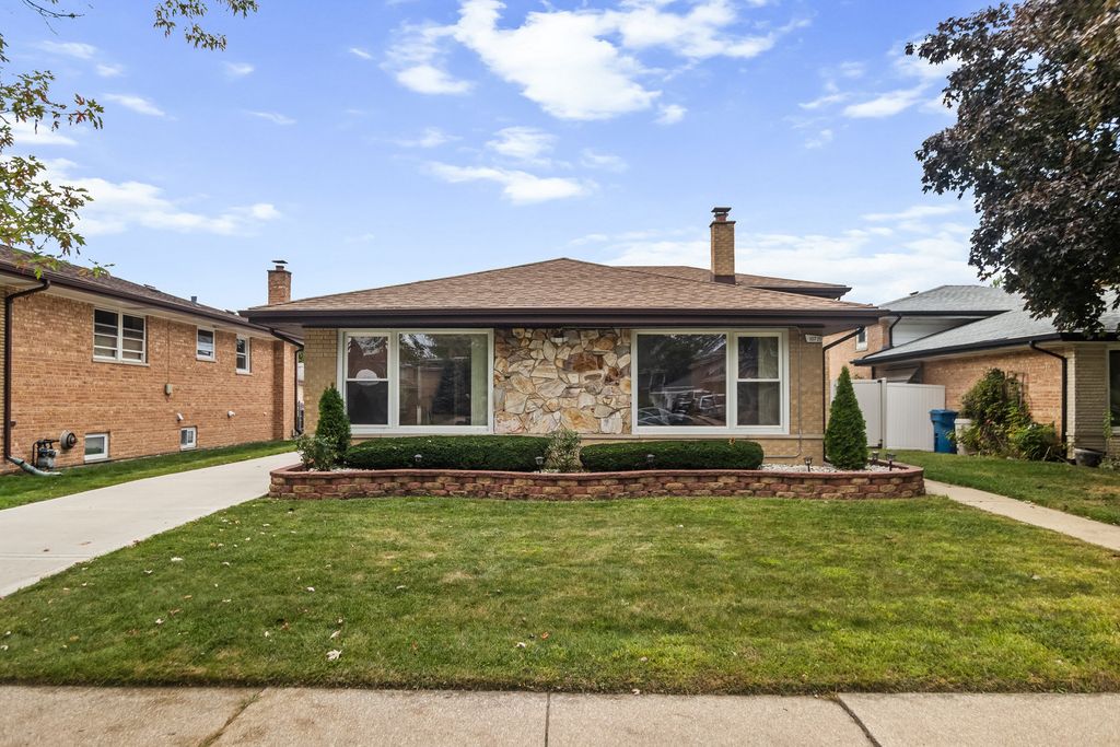 10720 Lamon Avenue, Oak Lawn, IL 60453