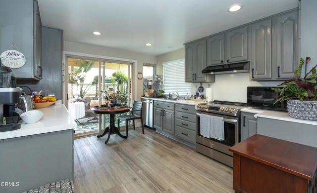 40027 Village 40, Camarillo, CA 93012