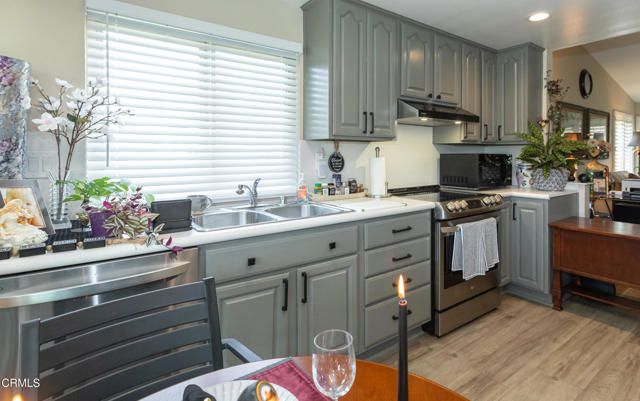 40027 Village 40, Camarillo, CA 93012