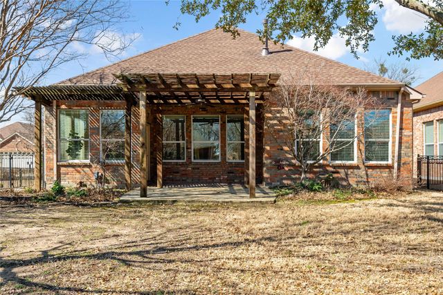 352 Wrangler Drive, Fairview, TX 75069