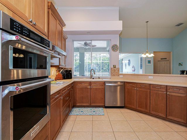 6489 53rd Circle, Vero Beach, FL 32967