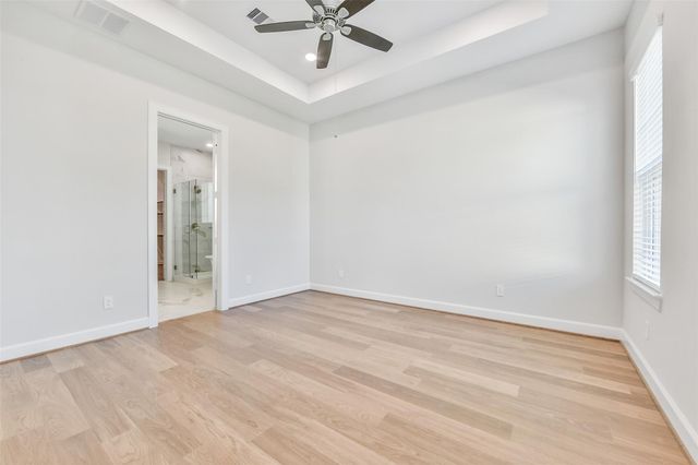 2515 S Houston Avenue, Pearland, TX 77581