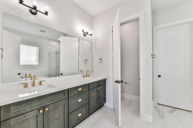 2515 S Houston Avenue, Pearland, TX 77581