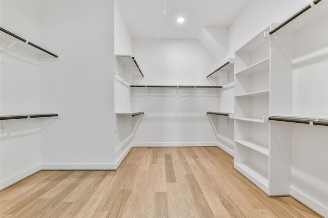 2515 S Houston Avenue, Pearland, TX 77581