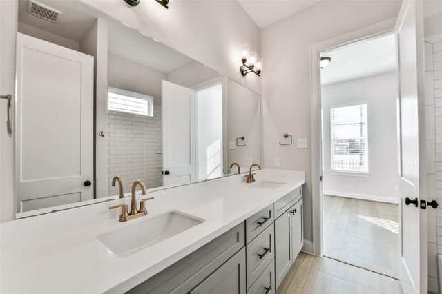 2515 S Houston Avenue, Pearland, TX 77581