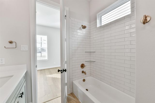 2515 S Houston Avenue, Pearland, TX 77581