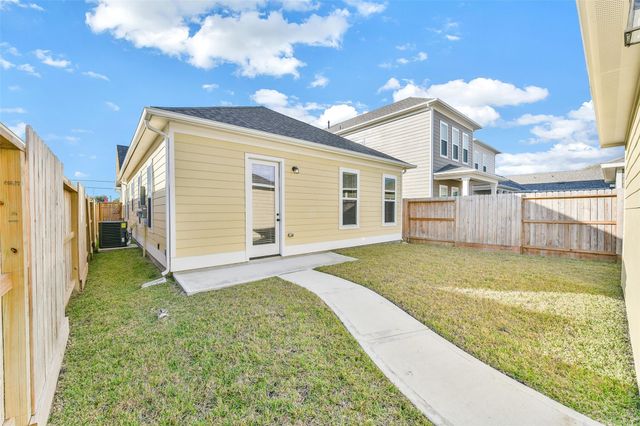 2515 S Houston Avenue, Pearland, TX 77581
