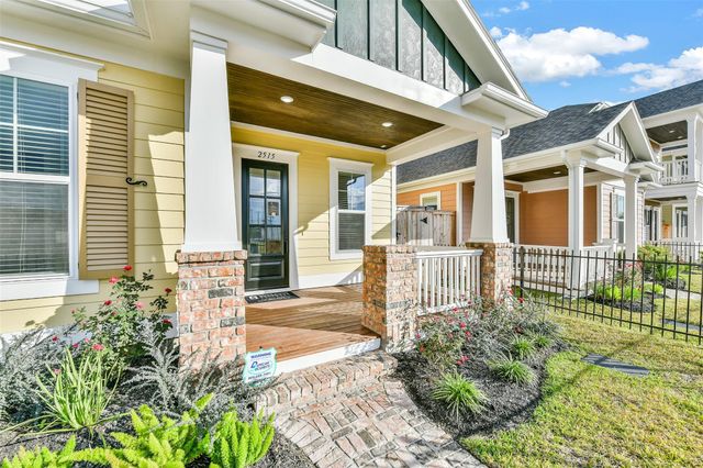 2515 S Houston Avenue, Pearland, TX 77581
