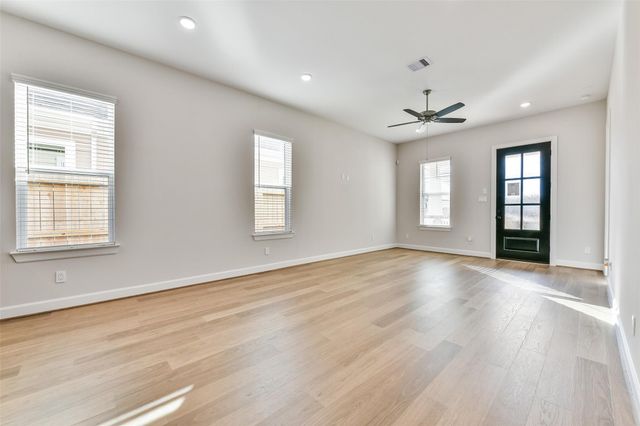 2515 S Houston Avenue, Pearland, TX 77581