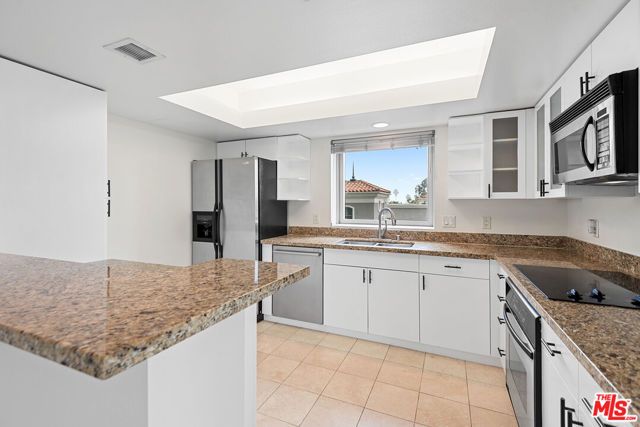 13700 Marina Pointe Drive 517, Marina Del Rey, CA 90292