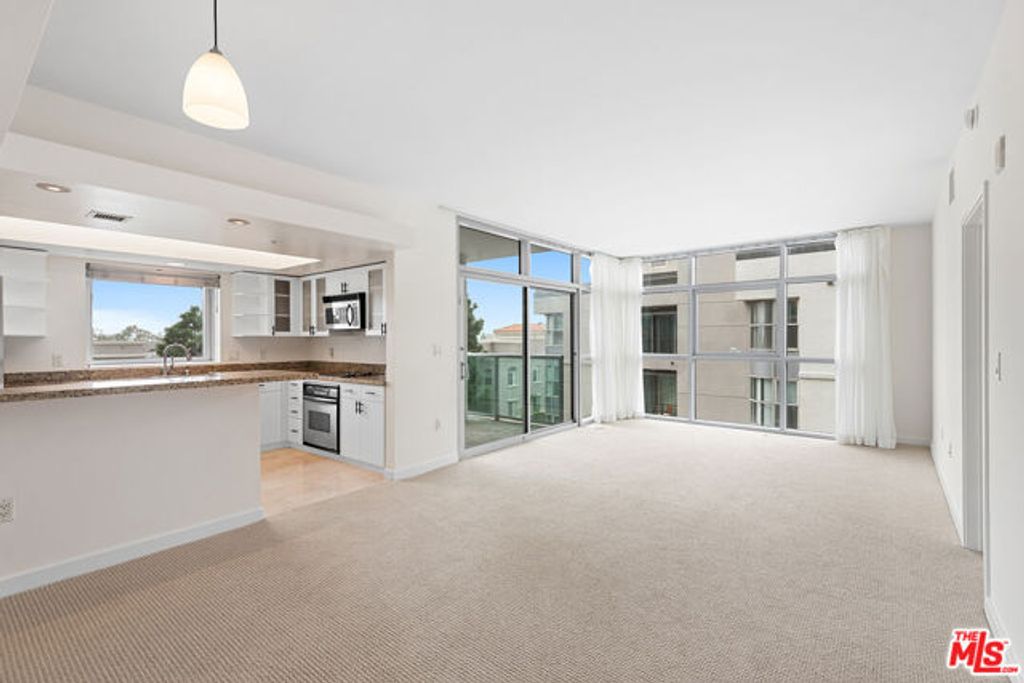 13700 Marina Pointe Drive 517, Marina Del Rey, CA 90292