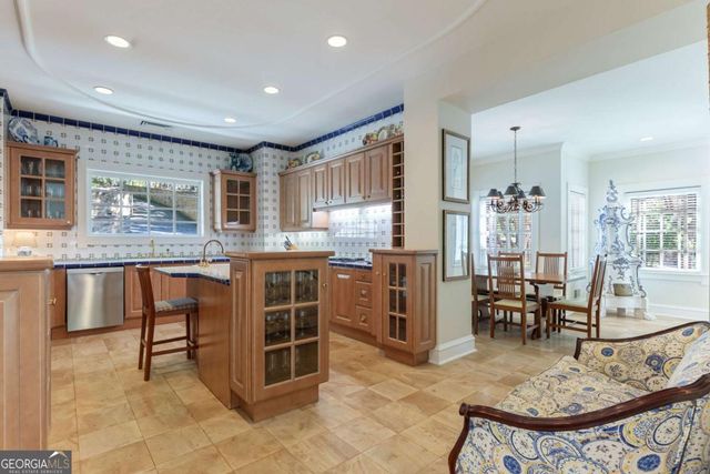 6655 Sweetwater Point, Flowery Branch, GA 30542