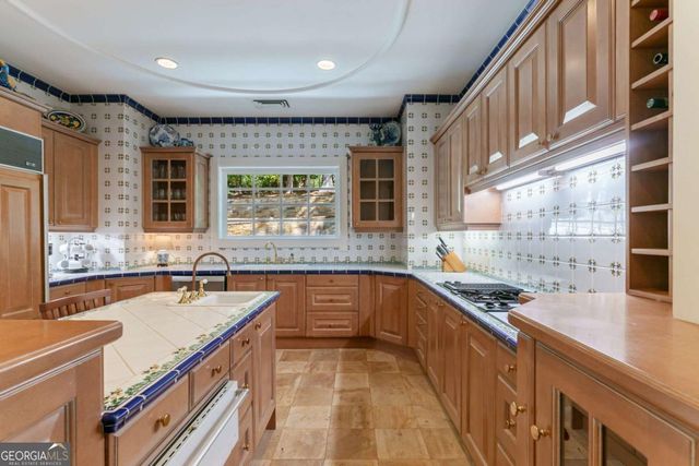 6655 Sweetwater Point, Flowery Branch, GA 30542