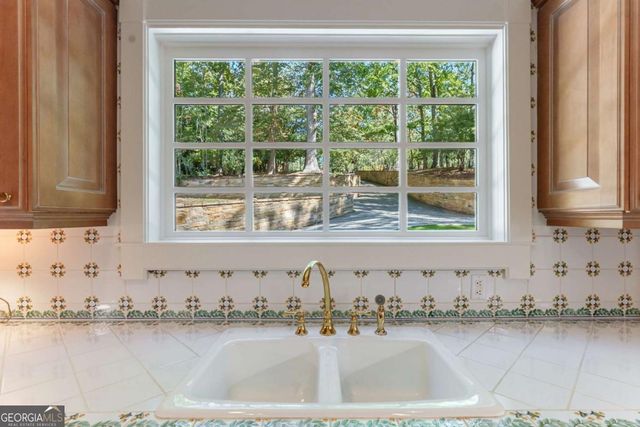 6655 Sweetwater Point, Flowery Branch, GA 30542