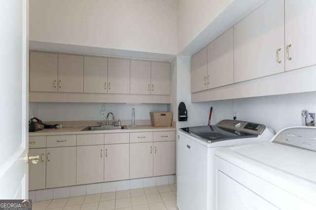 6655 Sweetwater Point, Flowery Branch, GA 30542