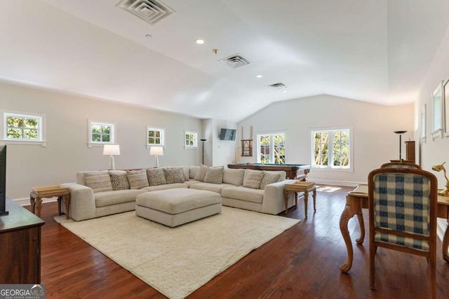 6655 Sweetwater Point, Flowery Branch, GA 30542