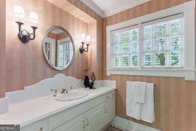 6655 Sweetwater Point, Flowery Branch, GA 30542