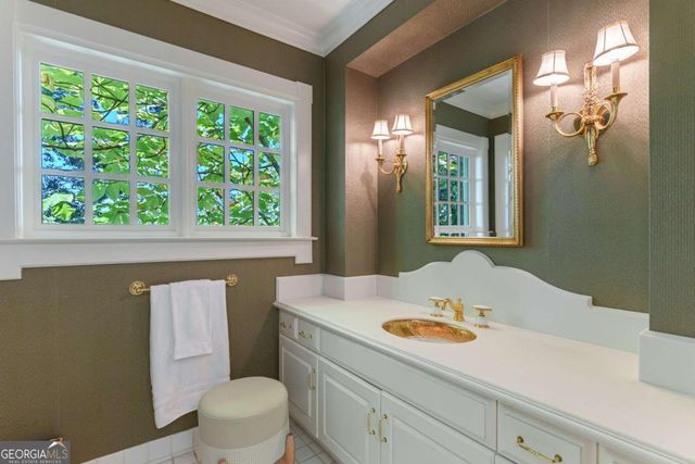 6655 Sweetwater Point, Flowery Branch, GA 30542