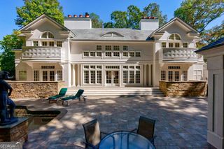 6655 Sweetwater Point, Flowery Branch, GA 30542