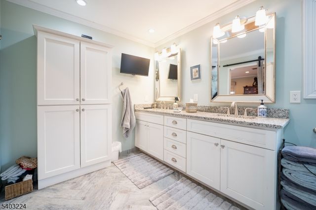 33 Ward Rd, Hardwick Twp., NJ 07825