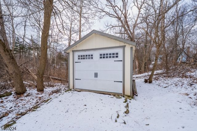 33 Ward Rd, Hardwick Twp., NJ 07825