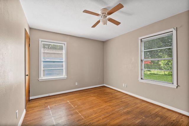 5532 Meadow Creek Lane, Houston, TX 77017