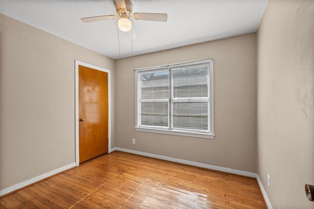 5532 Meadow Creek Lane, Houston, TX 77017