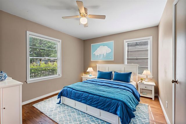 5532 Meadow Creek Lane, Houston, TX 77017