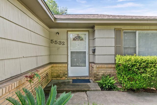 5532 Meadow Creek Lane, Houston, TX 77017