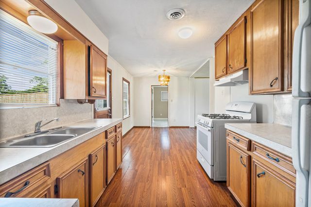 5532 Meadow Creek Lane, Houston, TX 77017