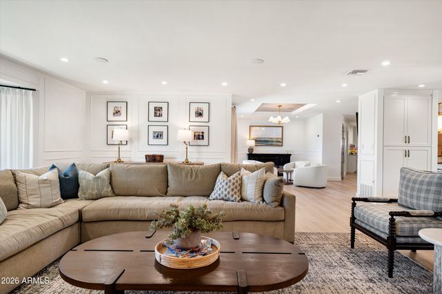 4545 N ROYAL VIEW Drive E, Phoenix, AZ 85018