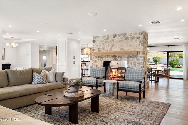 4545 N ROYAL VIEW Drive E, Phoenix, AZ 85018