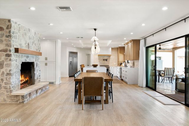 4545 N ROYAL VIEW Drive E, Phoenix, AZ 85018