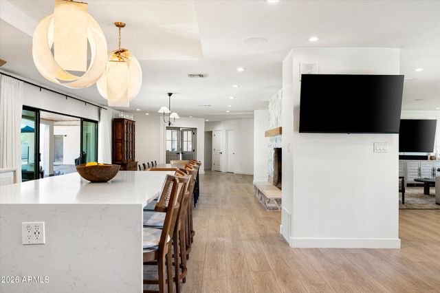 4545 N ROYAL VIEW Drive E, Phoenix, AZ 85018