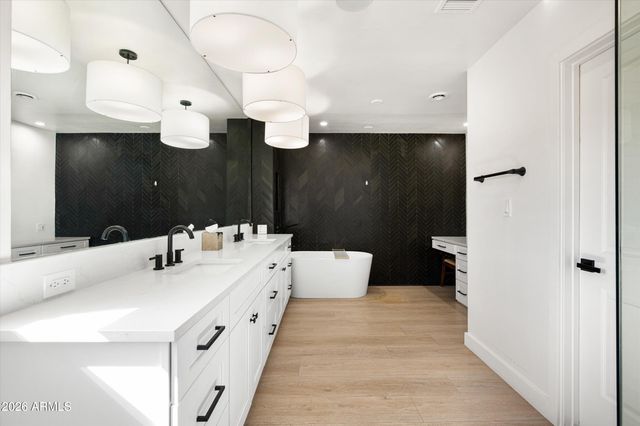 4545 N ROYAL VIEW Drive E, Phoenix, AZ 85018