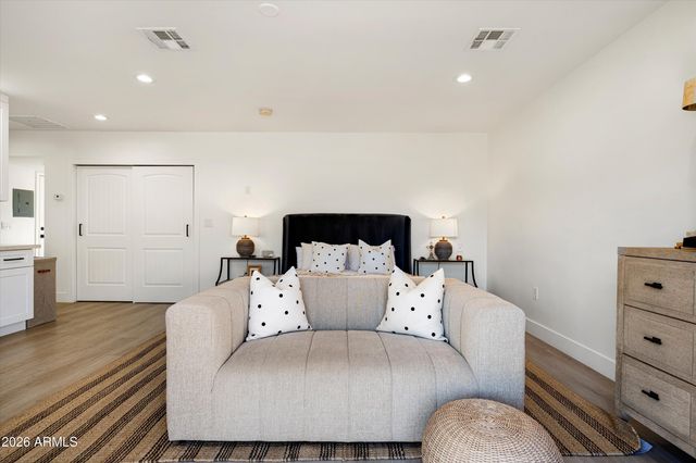 4545 N ROYAL VIEW Drive E, Phoenix, AZ 85018