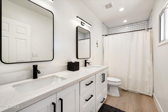 4545 N ROYAL VIEW Drive E, Phoenix, AZ 85018