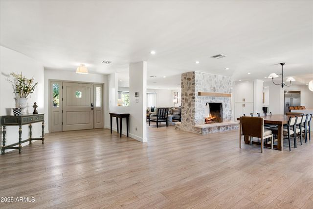 4545 N ROYAL VIEW Drive E, Phoenix, AZ 85018