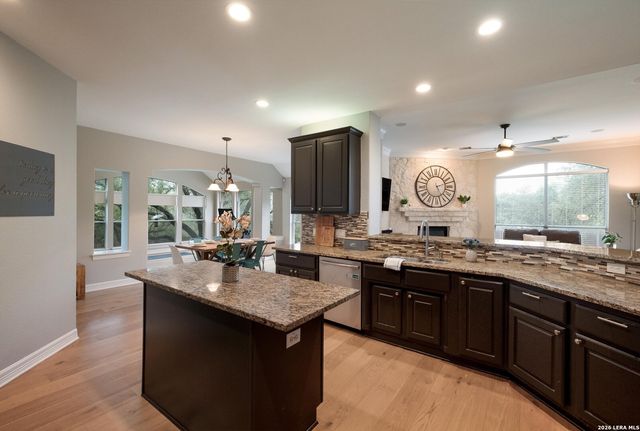 422 Cadence, San Antonio, TX 78260