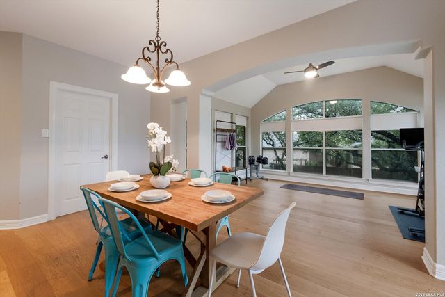 422 Cadence, San Antonio, TX 78260