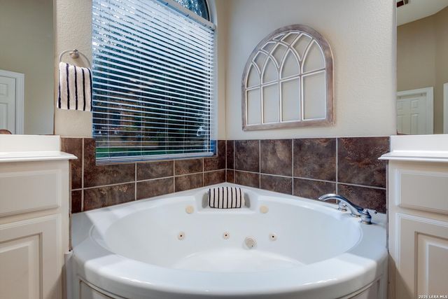 422 Cadence, San Antonio, TX 78260