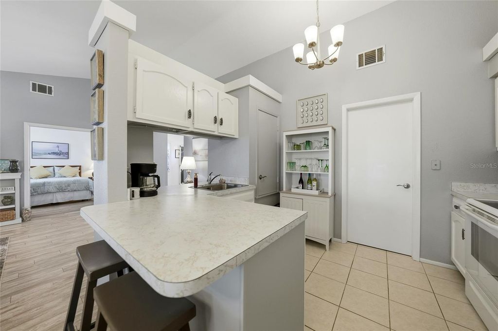 Image 13 of property listing at 5701 MASHIE CIRCLE 1, North Port, FL 34287