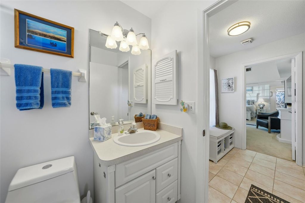 Image 24 of property listing at 5701 MASHIE CIRCLE 1, North Port, FL 34287