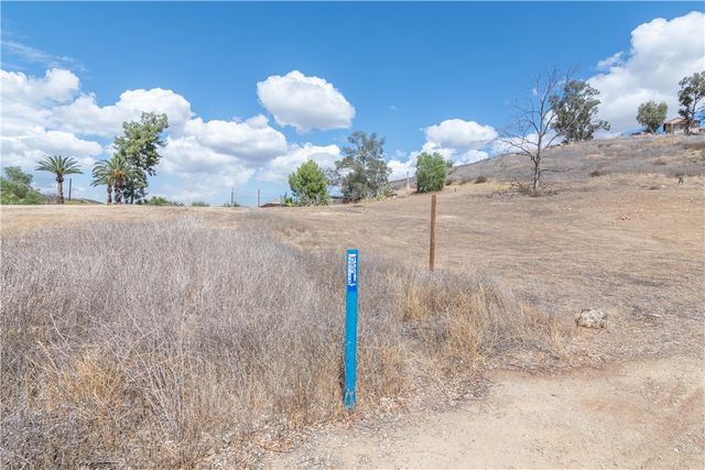 1 Palm Dr, Lake Elsinore, CA 92530