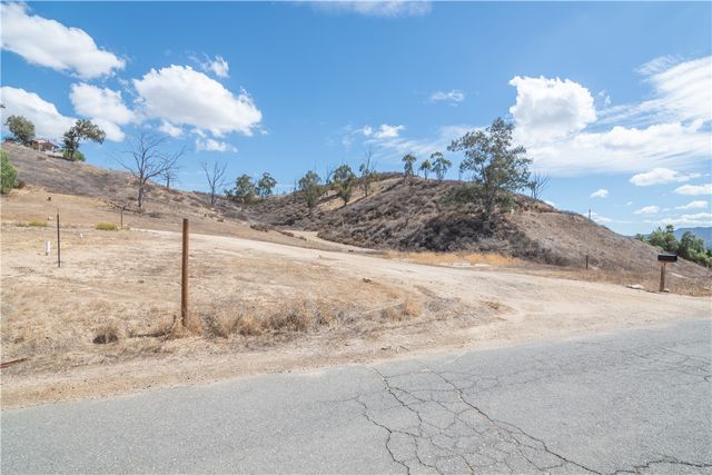 1 Palm Dr, Lake Elsinore, CA 92530