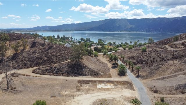 1 Palm Dr, Lake Elsinore, CA 92530